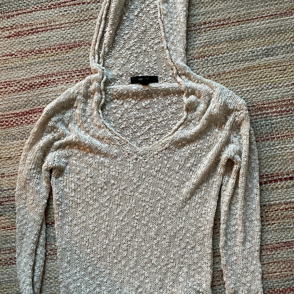 Knitted cream color sweatshirt with hoodie!